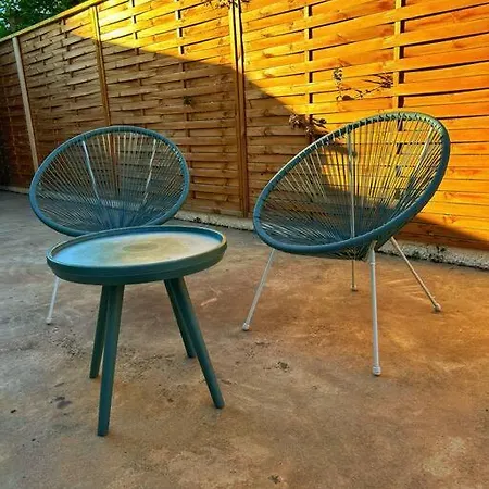 Grand T2 Avec Jardin A 10mn Des Plages *